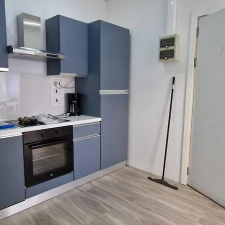 Modern 1 Bedroom In By Homely * 斯利马