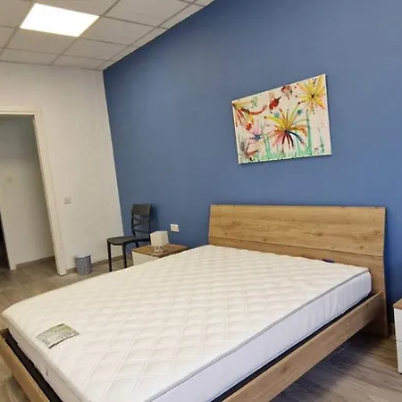 Modern 1 Bedroom In By Homely Apartmán