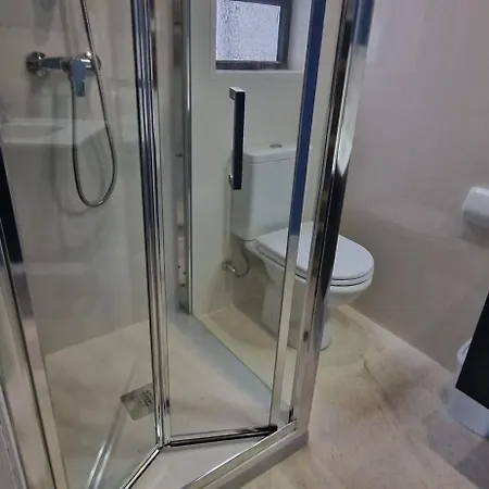 Modern 1 Bedroom In By Homely 斯利马