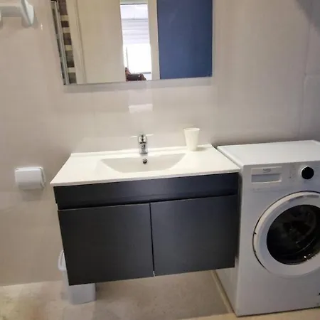 Modern 1 Bedroom In By Homely 斯利马