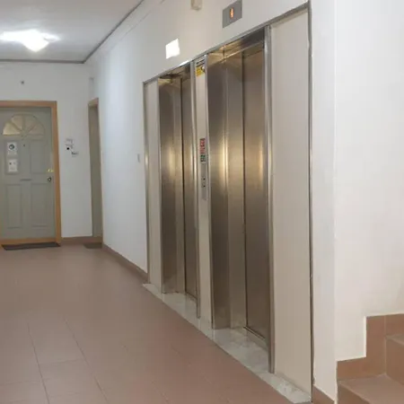 公寓 Modern 1 Bedroom In By Homely *